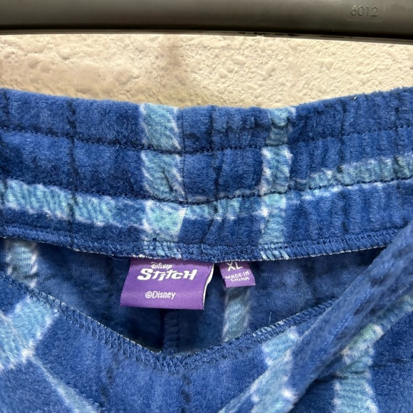 Disney Stitch Blue Plaid Christmas Pajama Pants Size XL - Picture 3 of 4